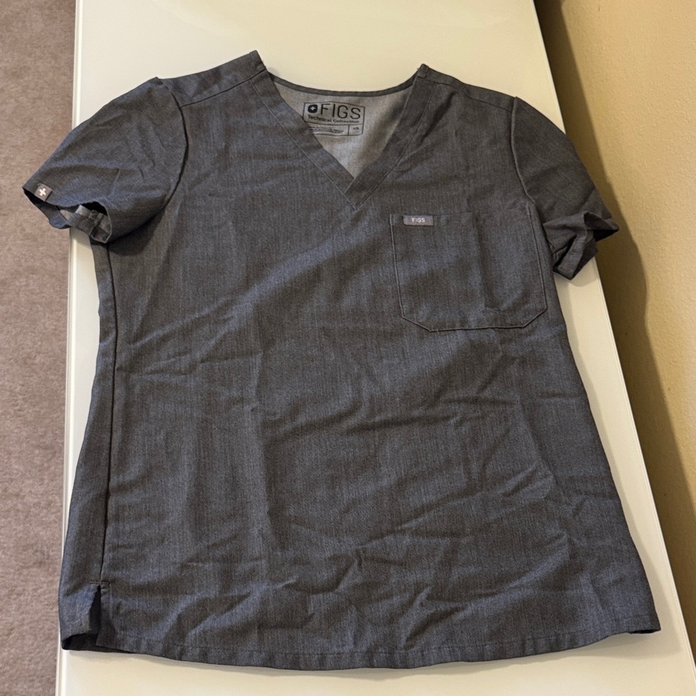 Figs Men's Charcoal V-Neck Shirt